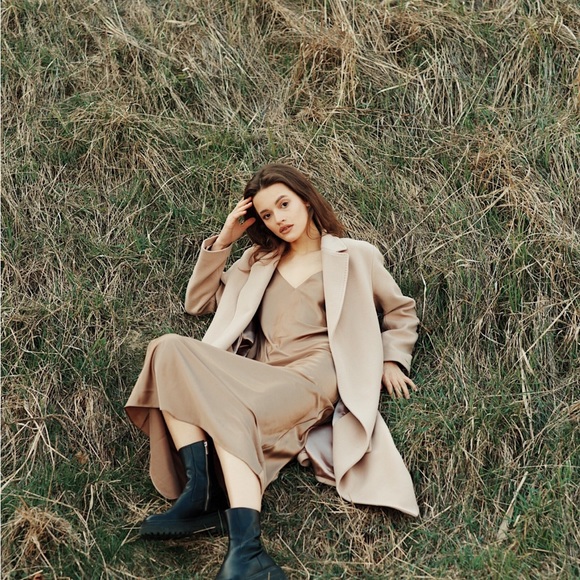 Wool Beige Pink Coat with Belt Gently worn - Picture 3 of 6